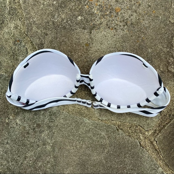 Black and White Stripe Push Up Swimsuit Top!☀️💦 - Picture 2 of 3